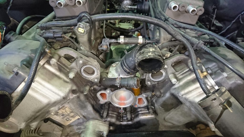 ジャガーXJR　X308エンジン冷却水漏れ修理